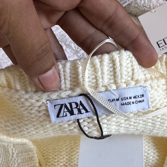 ZARA knit cropped cardigan with jewel buttons size medium - Picture 9 of 9